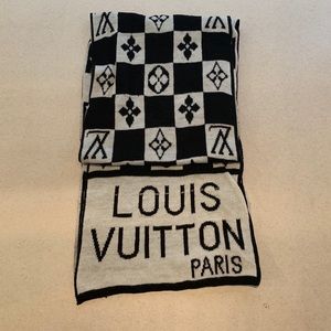 Louis Vuitton scarf